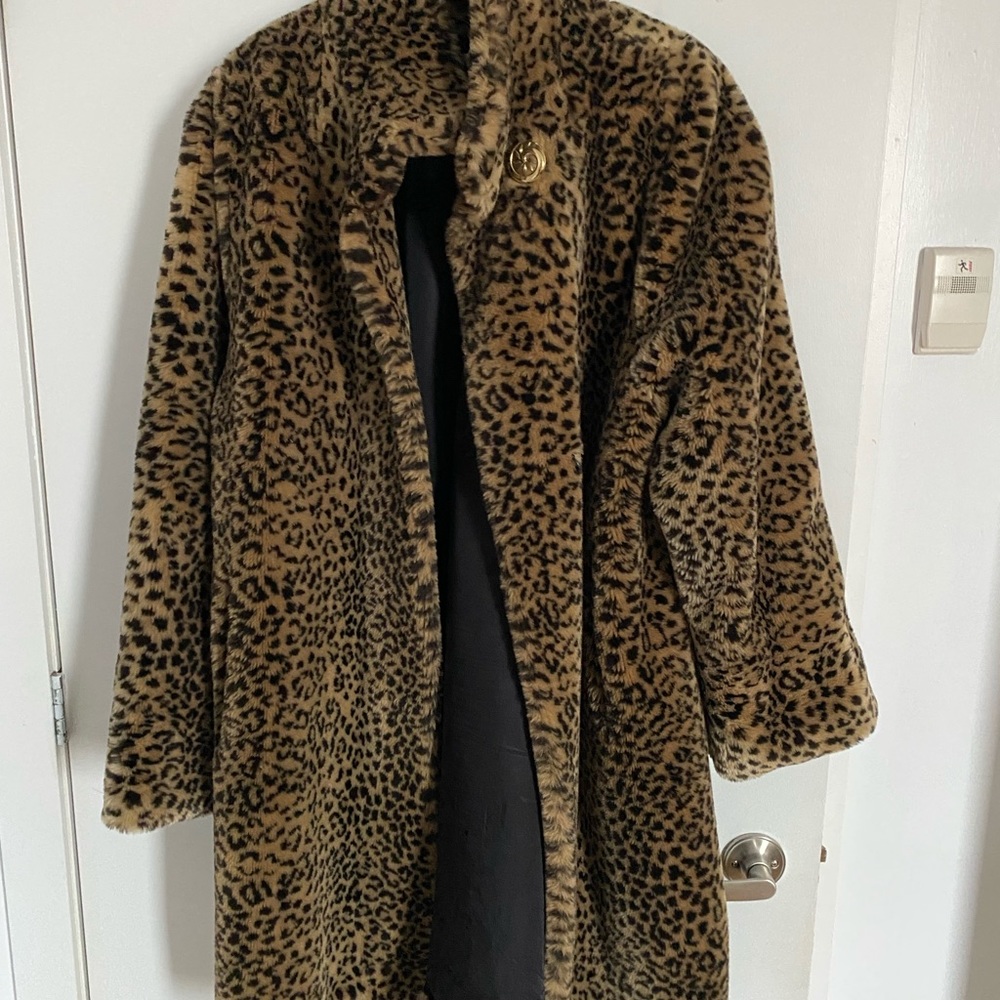 Oversized leopard fauz fur coat